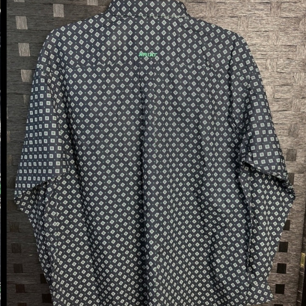 Ariat Long Sleeve Button Down
Geometric Blue Green Designed Sz S Men - Picture 7 of 9